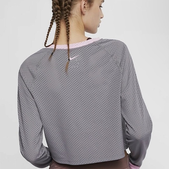 🔥Nike | Women's grey mesh cropped crewneck running top, pink/white accents sz XS - Picture 2 of 16